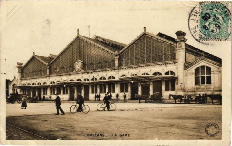 Carte postale ancienne Orleans - La Gare à Orléans