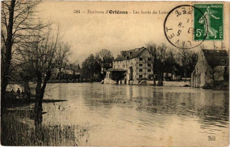 Carte postale ancienne Olivet - Les Bords du Loiret Les MOULINs à Olivet