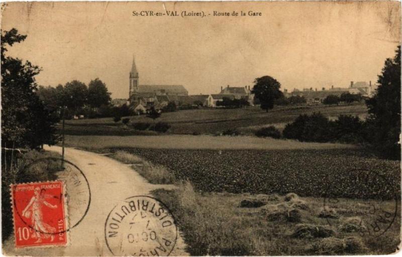 Carte postale ancienne Saint-Cyr-en-Val-Route de la Gare à Saint-Cyr-en-Val