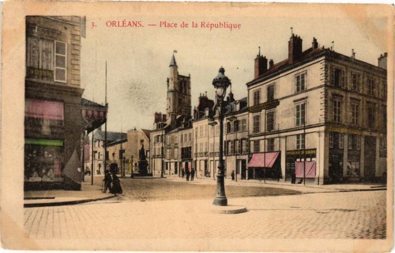 Carte postale ancienne Orleans - Place de la Republique à Orléans