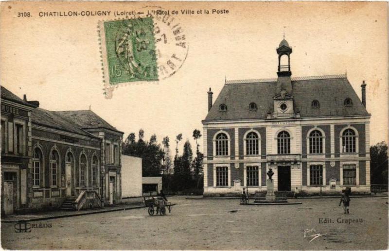 Carte postale ancienne Chatillon-Coligny-L'Hotel de Ville et la Poste