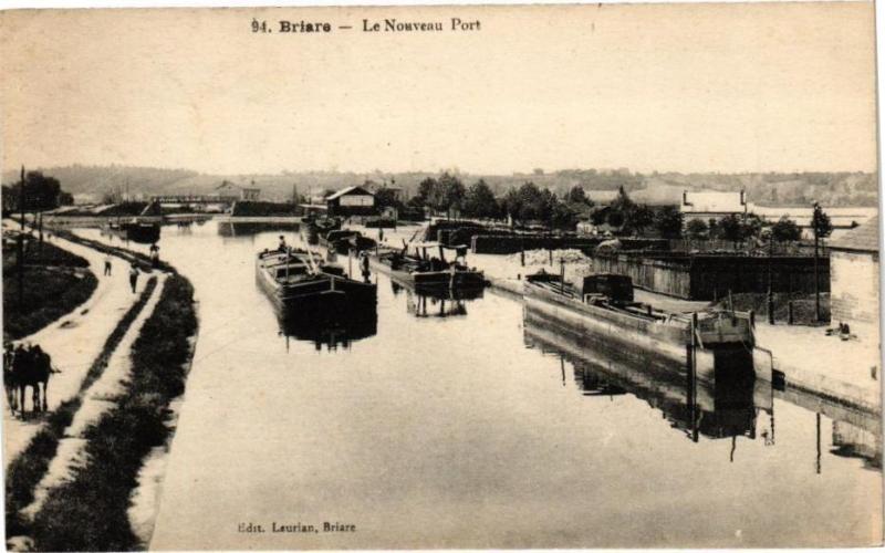 Carte postale ancienne Briare - Le Nouveau Port à Briare
