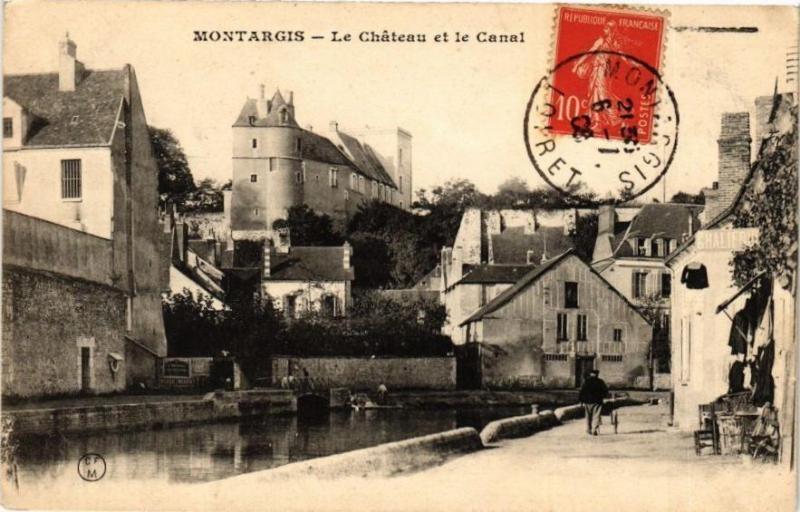 Carte postale ancienne Montargis - Le Chateau et le Canal à Montargis