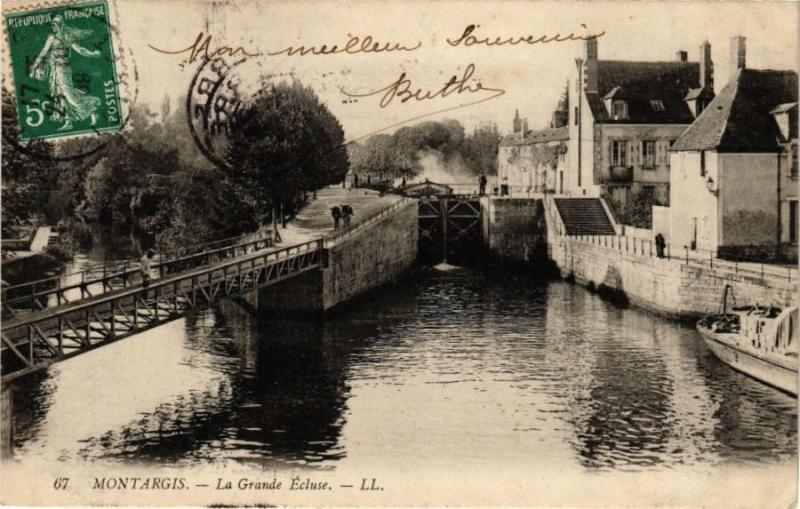 Carte postale ancienne Montargis - La Grande Ecluse à Montargis