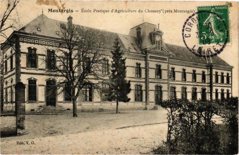 Carte postale ancienne Montargis - Ecole Pratique du Chesnoy (pres Montargis) à Montargis