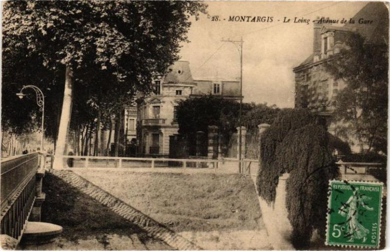 Carte postale ancienne Montargis - Le Loing - Avenue de la Gare à Montargis