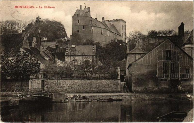 Carte postale ancienne Montargis - Le Chateau à Montargis