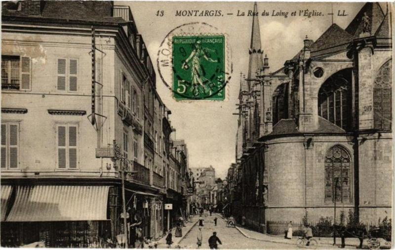 Carte postale ancienne Montargis - La Rue du Loing et l'Eglise à Montargis
