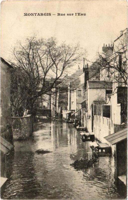 Carte postale ancienne Montargis-Rue sur l'Eau à Montargis