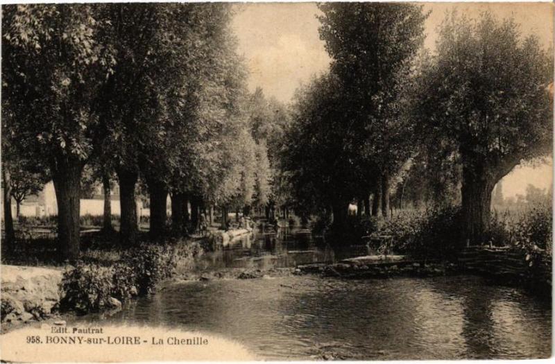 Carte postale ancienne Bonny-sur-Loire - La Chenille à Bonny-sur-Loire