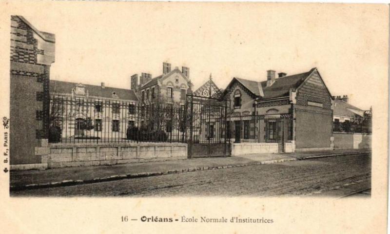 Carte postale ancienne Orleans-Ecole Normande d'Institutrices