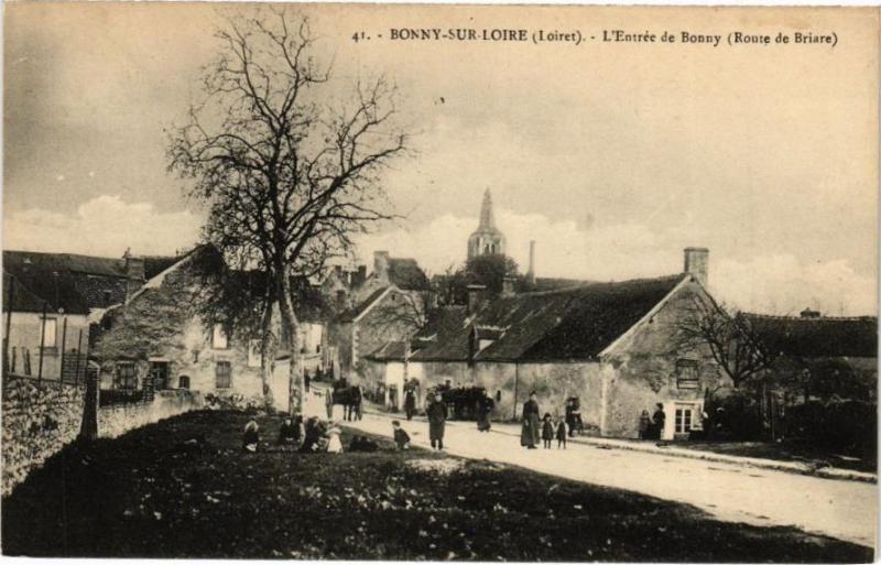 Carte postale ancienne Bonny-sur-Loire - L'Entrée de Bonny à Bonny-sur-Loire