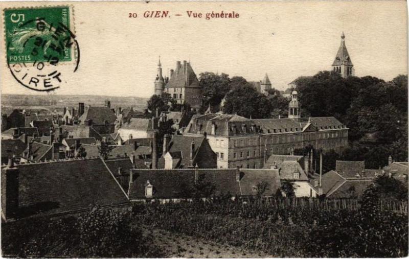 Carte postale ancienne Gien - Vue générale à Gien