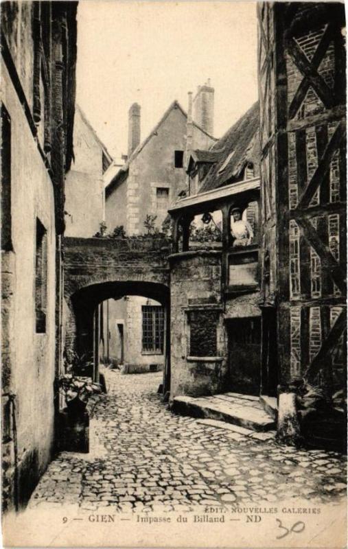 Carte postale ancienne Gien - Impasse du Billand à Gien