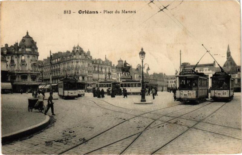 Carte postale ancienne Orleans-Place du Martroi