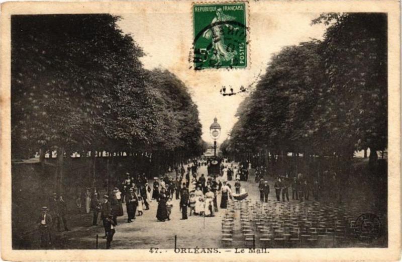 Carte postale ancienne Orleans - Le Mail à Orléans