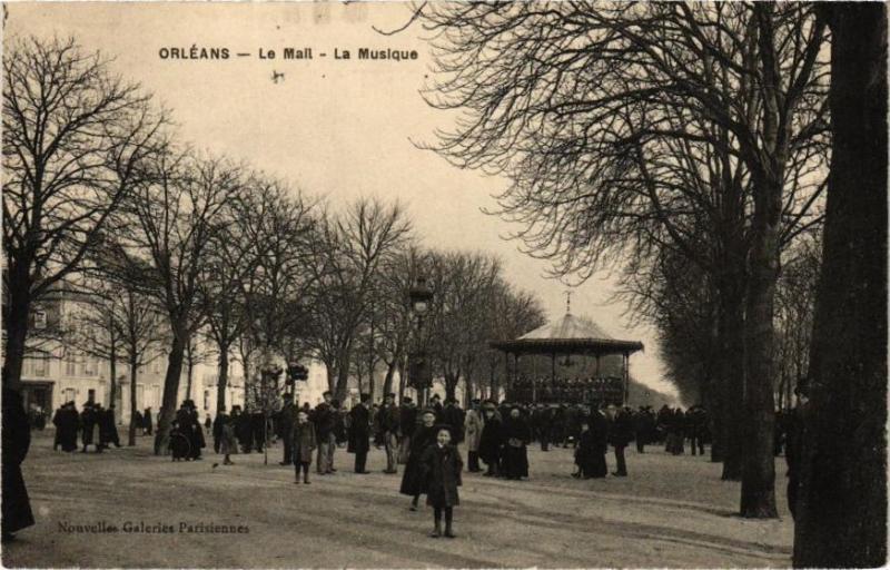 Carte postale ancienne Orleans-Le Mail-La Musique