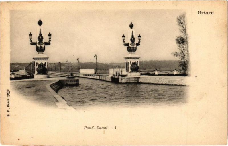 Carte postale ancienne Briare - Pont-Canal à Briare