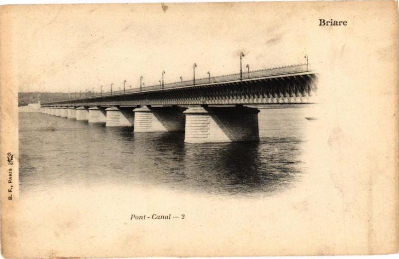 Carte postale ancienne Briare - Pont-Canal à Briare