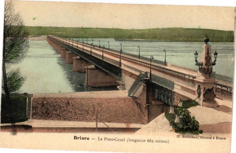 Carte postale ancienne Briare - Le Pont-Canal (longueur 662 metres) à Briare