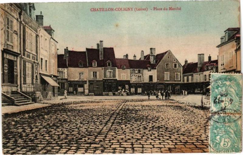 Carte postale ancienne Chatillon-Coligny - Place du Marché à Châtillon-Coligny