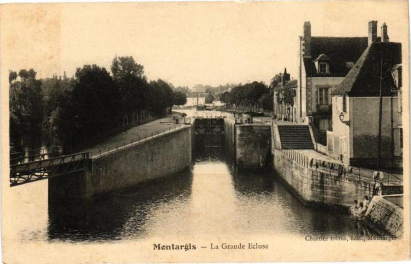 Carte postale ancienne Montargis - La Grande Ecluse à Montargis