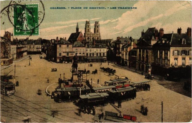 Carte postale ancienne Orleans - La Place du Martroi à Orléans