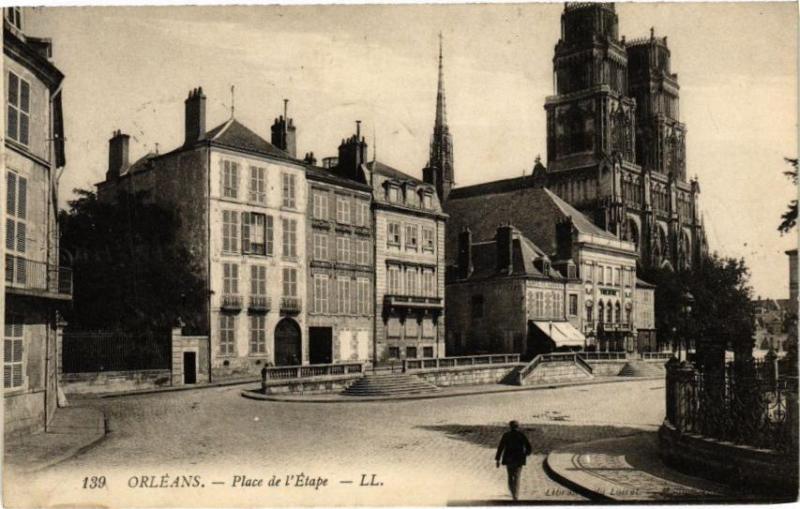 Carte postale ancienne Orleans - Place de l'Etape à Orléans