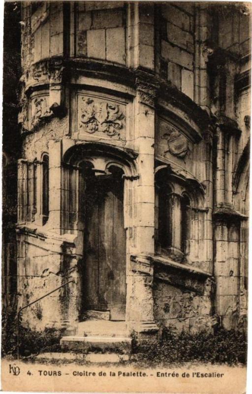 Carte postale ancienne Tours-Cloitre de la Psalette-Entrée de l'Escalier à Tours