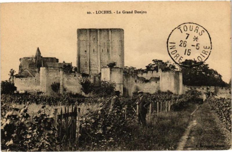 Carte postale ancienne Loches - Le Grand Donjon à Loches