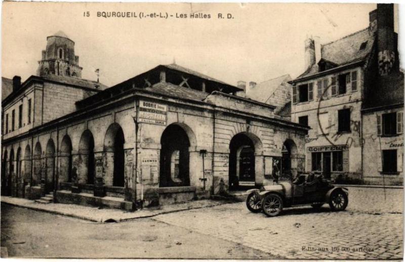 Carte postale ancienne Bourgueil - Les Halles à Bourgueil