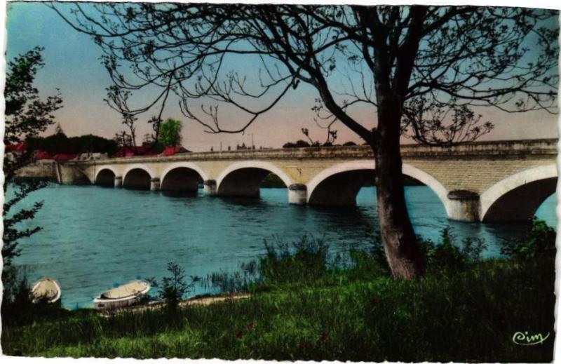 Carte postale ancienne Blere - Le Pont sur le Cher à Bléré