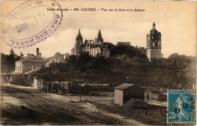 Carte postale ancienne Indre-et-Loire - Loches - Vue sur la Gare et le Chateau à Loches
