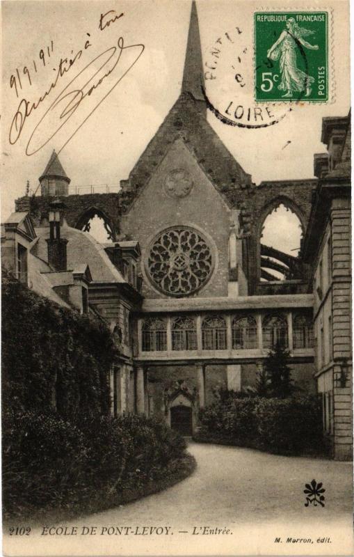 Carte postale ancienne Ecole de Pont Levoy - L'Entrée
