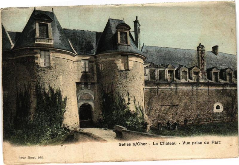 Carte postale ancienne Selles s/ Cher - Le Chateau - Vue prise du Parc
