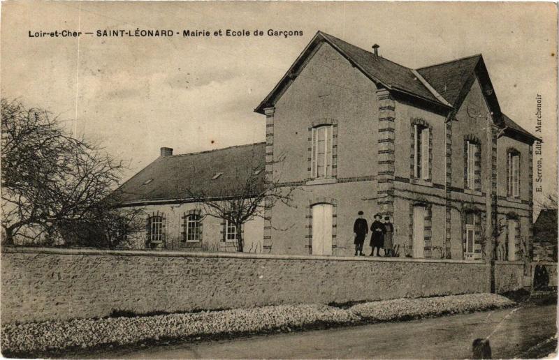Carte postale ancienne Loir-et-Cher - Saint-Leonard - Mairie et Ecole de Garcons