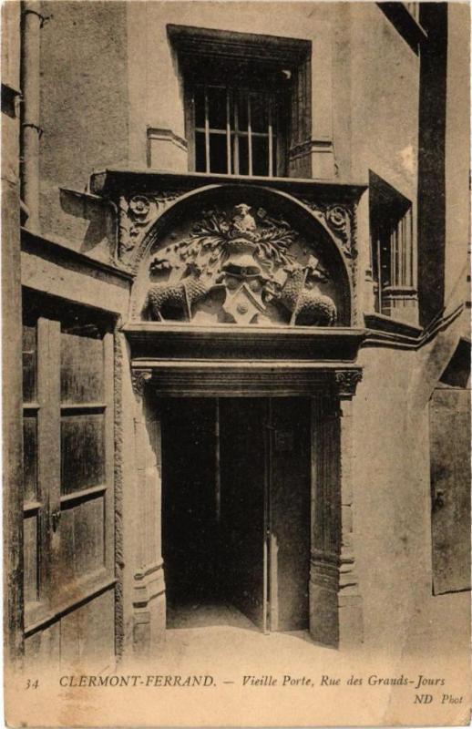 Carte postale ancienne Clermont-Ferrand - Vieille Porte Rue des Grande-Jours à Clermont-Ferrand