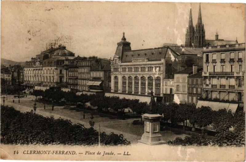 Carte postale ancienne Clermont-Ferrand - Place de Jaude à Clermont-Ferrand