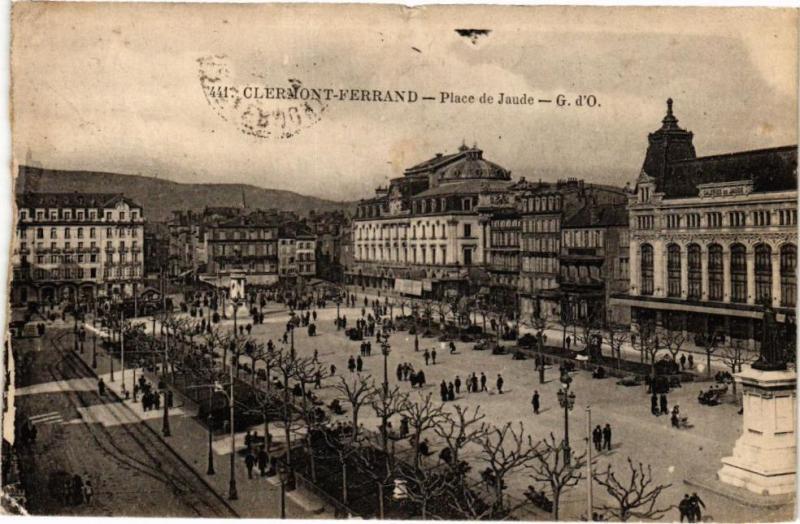 Carte postale ancienne Clermont-Ferrand - Place de Jaude G. d'O. à Clermont-Ferrand