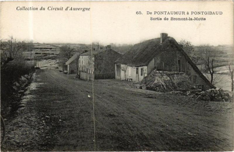 Carte postale ancienne De Pontaumur a Pontgibaud Sortie de Bromont-la-Motte à Pontaumur