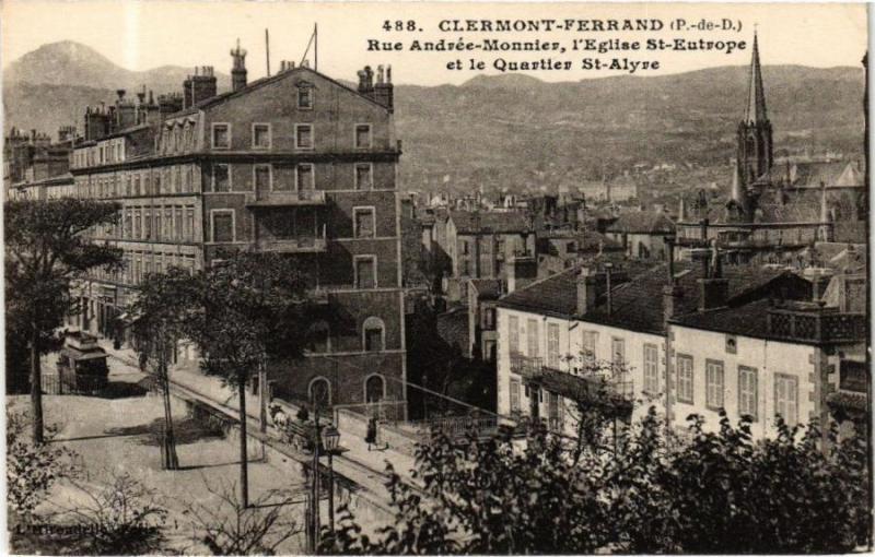 Carte postale ancienne Clermont-Ferrand (P.-de-D.) - Rue Andre-Monnier l'Eglise Saint-Europe à Clermont-Ferrand