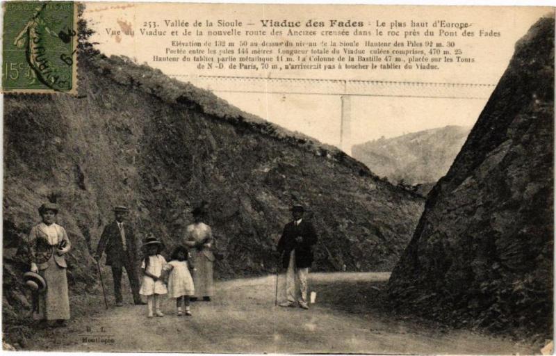 Carte postale ancienne Vallée de la Sioule - Viaduc des Fades - Le plus haut d'Europe