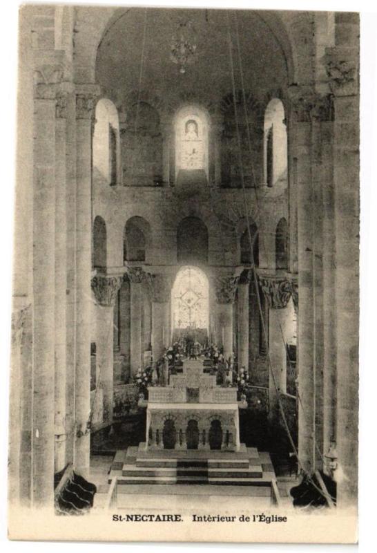 Carte postale ancienne Saint-Nectaire - Interieur de L'Eglise à Saint-Nectaire