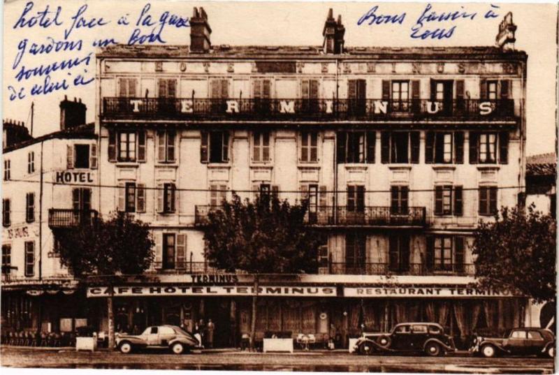 Carte postale ancienne Clermont-Ferrand -Hotel Terminus & Touring -Hotel (Face á la Gare )(221941) à Clermont-Ferrand