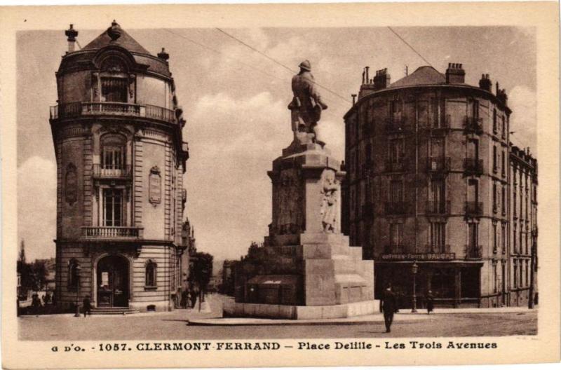Carte postale ancienne G. d'O. - Clermont-Ferrand - Place Delille - Les Trois Avenue à Clermont-Ferrand