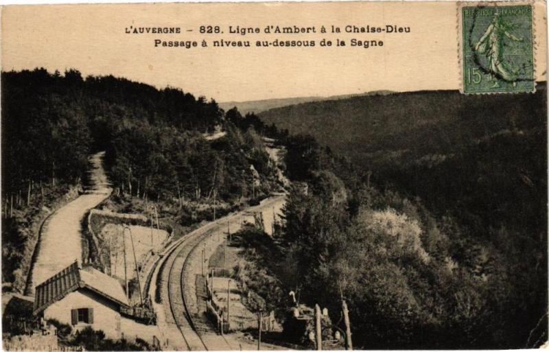 Carte postale ancienne Ligne d'Ambert a la Chaise-Dieu Passage a niveau au-dessous à Ambert