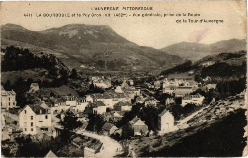 Carte postale ancienne La Bourboule et le Puy Gros-Vue générale prise de la Route à La Bourboule