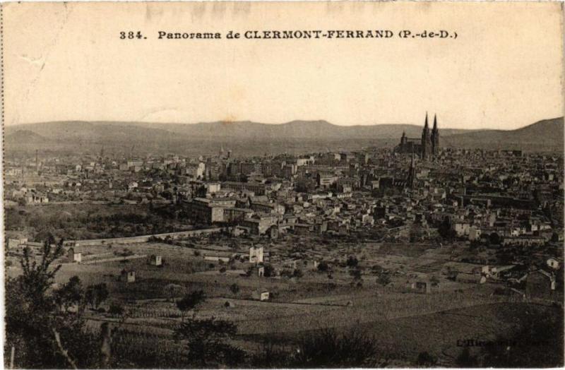 Carte postale ancienne Panorama de Clermont-Ferrand (P.-de-D.) à Clermont-Ferrand