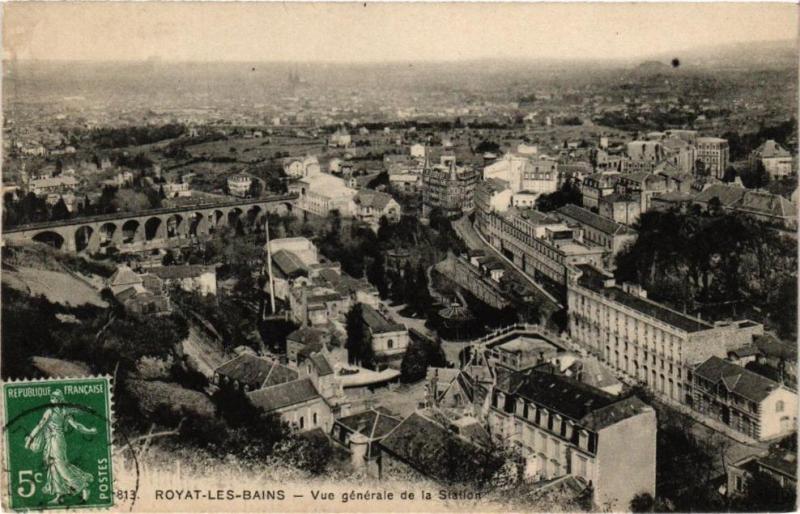 Carte postale ancienne Royat - Vue générale de la Station à Royat