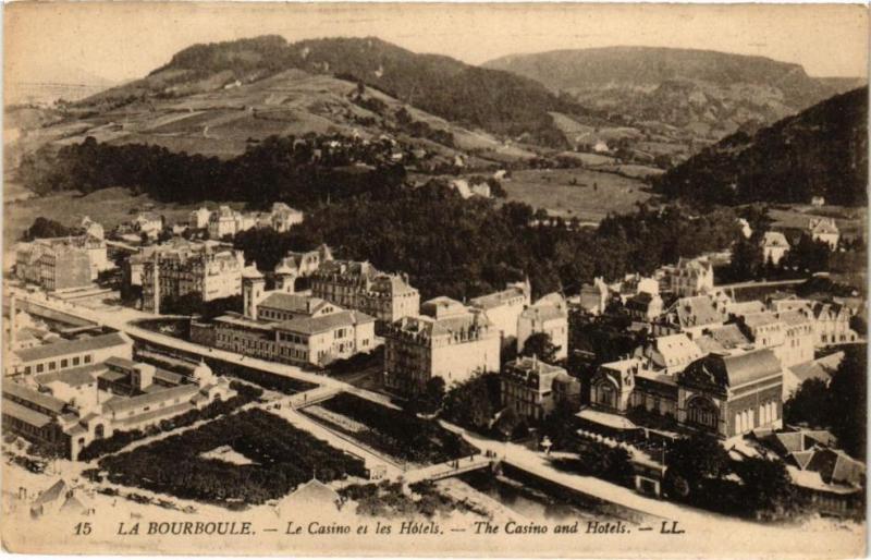 Carte postale ancienne La Bourboule-Le Casino et les Hotels à La Bourboule